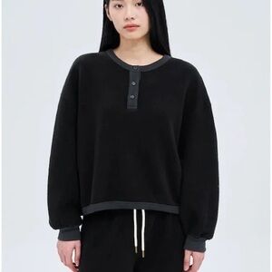 THE GREAT. Fleece Henley Sweatshirt Almosy Black Size 3